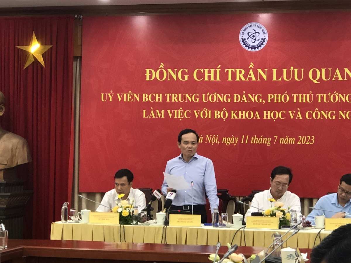 Phó Thủ tướng Trần Lưu Quang làm việc với Bộ Khoa học và Công nghệ